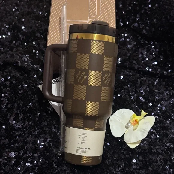 🎁Stanley Checkered Brown Tumbler🎁 - Picture 2 of 4